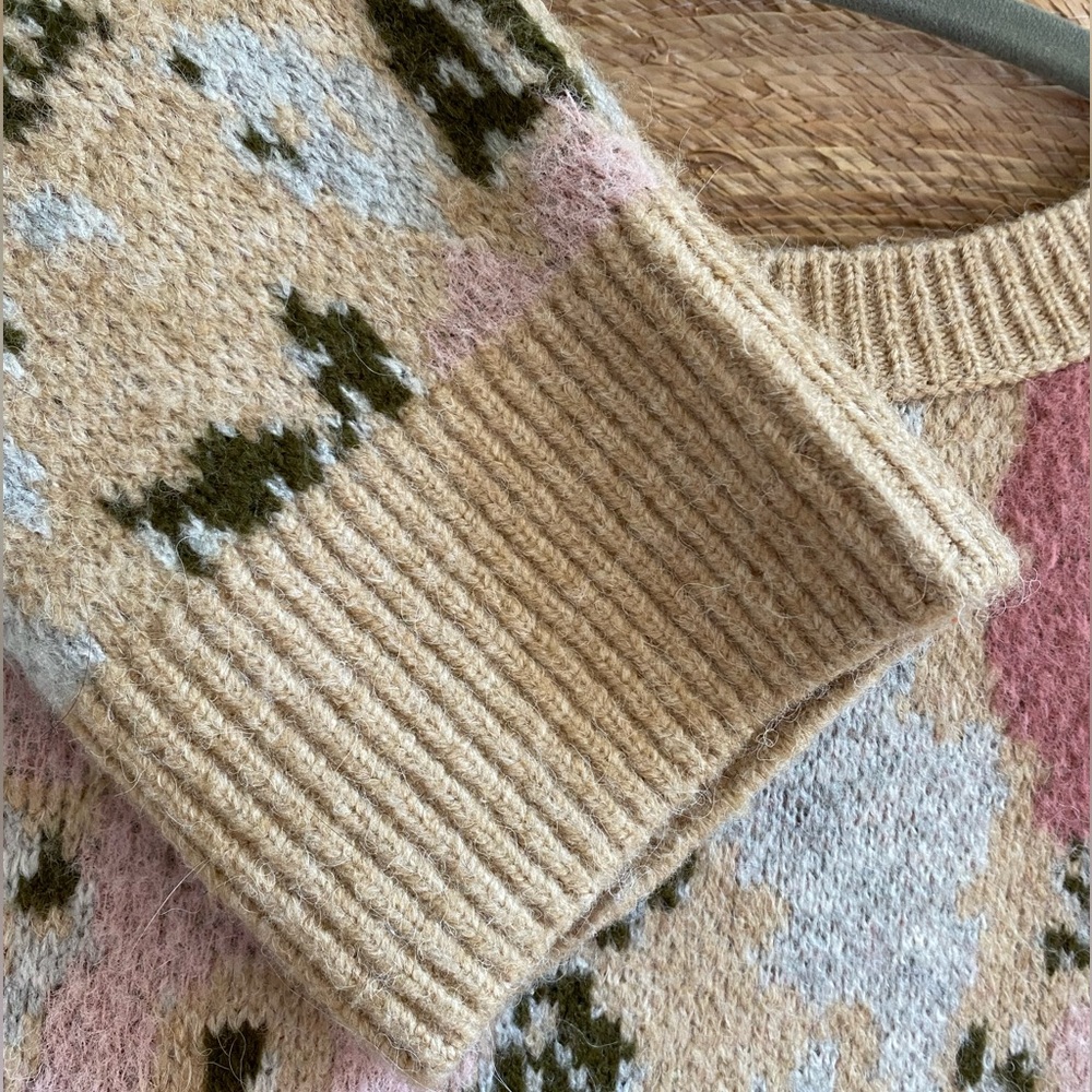 Oversized Zara Knit Sweater - Size L - Heavy Sweater - Warm - Pretty - Picture 4 of 12